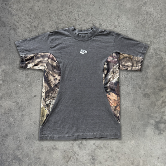 CAMO SPLIT TEE