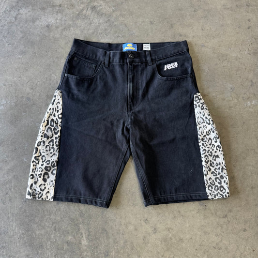 BLACK LEOPARD PRINT JORTS