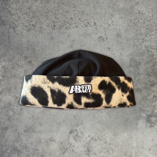 REVERSIBLE SNOW LEOPARD BEANIE